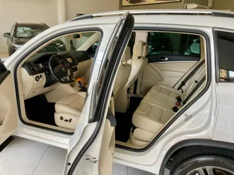 VOLKSWAGEN Tiguan 2.0 16V 4P TSI R-LINE TURBO AUTOM�TICO TIPTRONIC, Foto 24