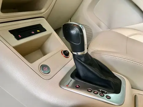 VOLKSWAGEN Tiguan 2.0 16V 4P TSI R-LINE TURBO AUTOM�TICO TIPTRONIC, Foto 33