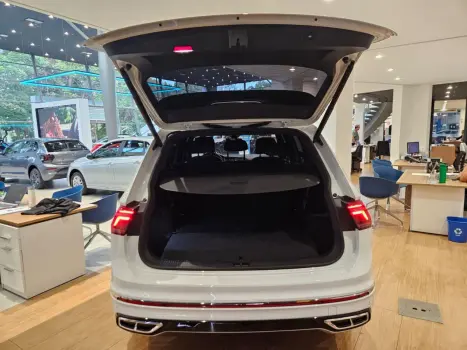 VOLKSWAGEN Tiguan 2.0 300 TSI ALLSPACE R-LINE TURBO AUTOM�TICO, Foto 13