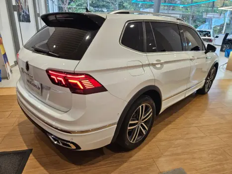 VOLKSWAGEN Tiguan 2.0 300 TSI ALLSPACE R-LINE TURBO AUTOM�TICO, Foto 10