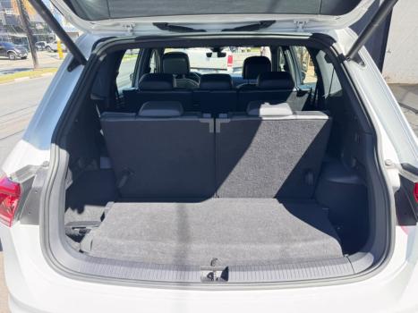 VOLKSWAGEN Tiguan 2.0 350 TSI TOTAL FLEX ALLSPACE R-LINE 4-MOTION TURBO AUTOM�TICO DSG, Foto 15