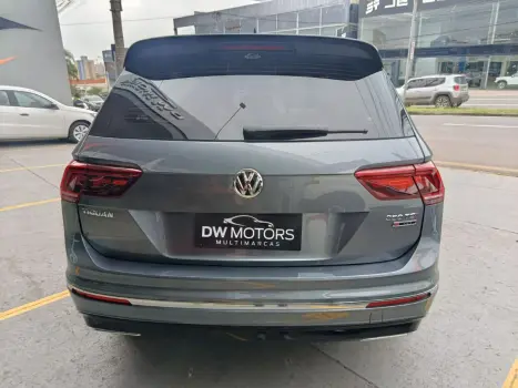 VOLKSWAGEN Tiguan 2.0 350 TSI TOTAL FLEX ALLSPACE R-LINE 4-MOTION TURBO AUTOM�TICO DSG, Foto 13