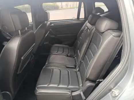 VOLKSWAGEN Tiguan 2.0 350 TSI TOTAL FLEX ALLSPACE R-LINE 4-MOTION TURBO AUTOM�TICO DSG, Foto 15