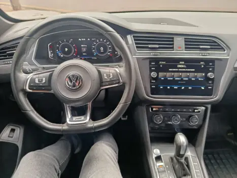 VOLKSWAGEN Tiguan 2.0 350 TSI TOTAL FLEX ALLSPACE R-LINE 4-MOTION TURBO AUTOM�TICO DSG, Foto 17
