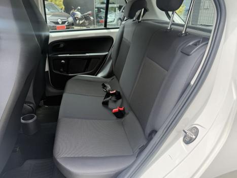 VOLKSWAGEN UP 1.0 12V 4P TRACK FLEX, Foto 9