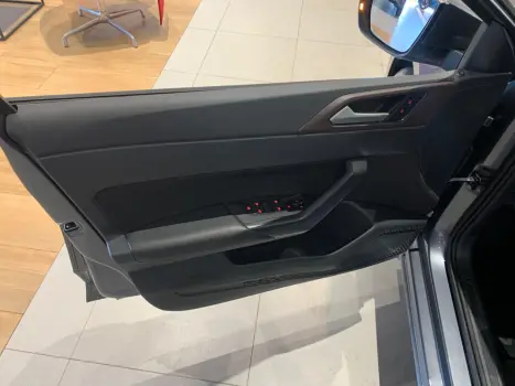 VOLKSWAGEN Virtus 1.0 4P 200 TSI FLEX HIGHLINE AUTOM�TICO, Foto 7