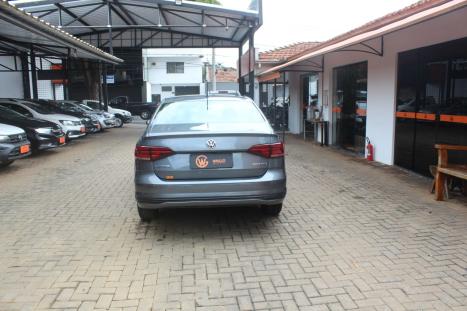 VOLKSWAGEN Virtus 1.0 4P 200 TSI FLEX COMFORTLINE AUTOM�TICO, Foto 6