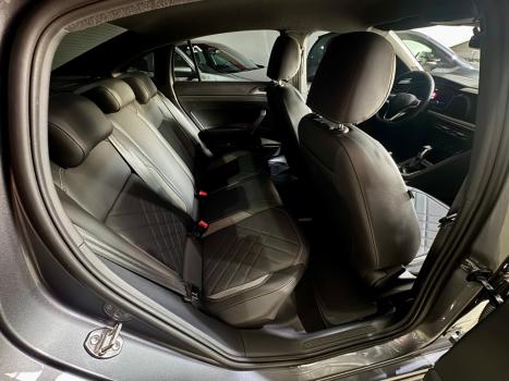 VOLKSWAGEN Virtus 1.4 4P 250 TSI EXCLUSIVE AUTOM�TICO, Foto 8