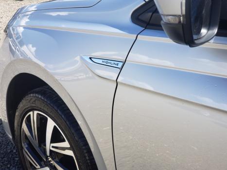 VOLKSWAGEN Virtus 1.0 4P 200 TSI FLEX HIGHLINE AUTOM�TICO, Foto 4