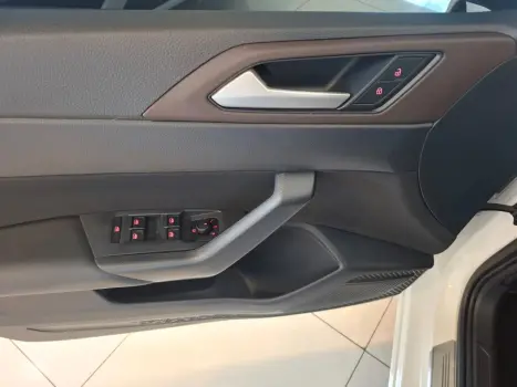 VOLKSWAGEN Virtus 1.0 4P 200 TSI FLEX HIGHLINE AUTOM�TICO, Foto 6