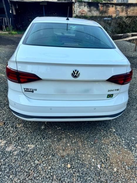 VOLKSWAGEN Virtus 1.0 4P 200 TSI FLEX COMFORTLINE AUTOM�TICO, Foto 4