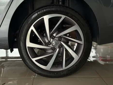 VOLKSWAGEN Virtus 1.0 4P 200 TSI FLEX HIGHLINE AUTOMÁTICO, Foto 11