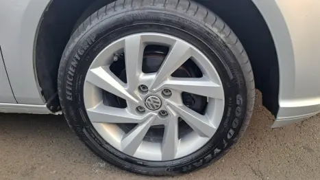 VOLKSWAGEN Voyage 1.6 4P FLEX, Foto 8