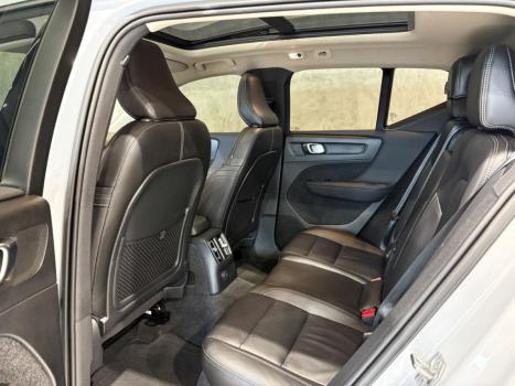VOLVO XC40 1.5 16V 4P T5 RECHARGE H�BRIDO INSCRIPTION GEARTRONIC AUTOM�TICO, Foto 16