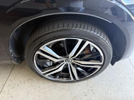 VOLVO XC60 2.0 16V 4P T8 HYBRID R-DESIGN AWD GEARTRONIC AUTOMÁTICO, Foto 5 VOLVO XC60 2.0 16V 4P T8 HYBRID R-DESIGN AWD GEARTRONIC AUTOMÁTICO, Foto 5