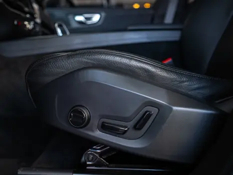 VOLVO XC60 2.0 16V 4P T8 RECHARGE H�BRIDO PLUS AWD TURBO GEARTRONIC AUTOM�TICO, Foto 10