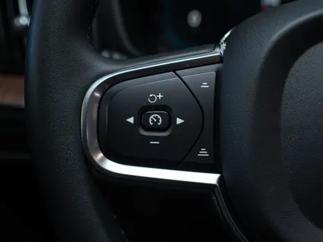 VOLVO XC60 2.0 16V 4P T8 RECHARGE H�BRIDO PLUS AWD TURBO GEARTRONIC AUTOM�TICO, Foto 14