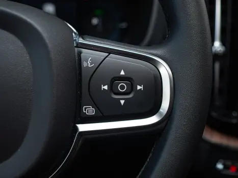 VOLVO XC60 2.0 16V 4P T8 RECHARGE H�BRIDO PLUS AWD TURBO GEARTRONIC AUTOM�TICO, Foto 16