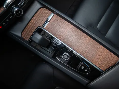 VOLVO XC60 2.0 16V 4P T8 RECHARGE H�BRIDO PLUS AWD TURBO GEARTRONIC AUTOM�TICO, Foto 17