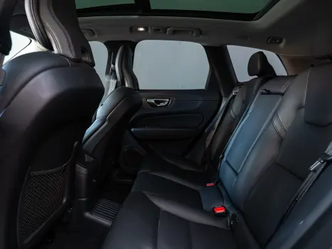 VOLVO XC60 2.0 16V 4P T8 RECHARGE H�BRIDO PLUS AWD TURBO GEARTRONIC AUTOM�TICO, Foto 26