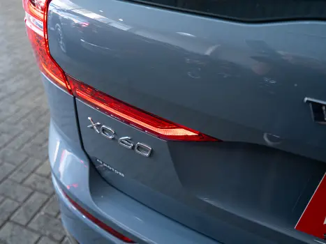 VOLVO XC60 2.0 16V 4P T8 RECHARGE H�BRIDO PLUS AWD TURBO GEARTRONIC AUTOM�TICO, Foto 31
