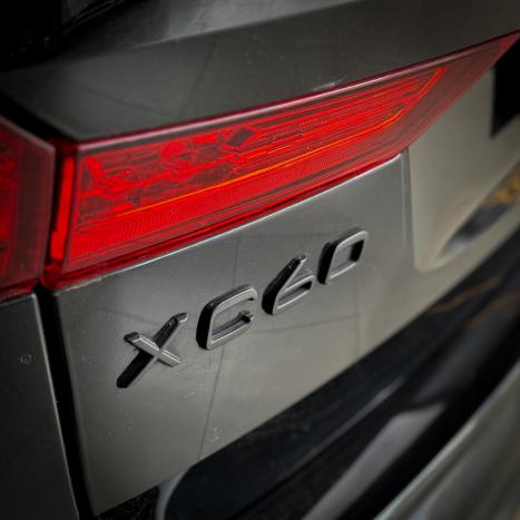 VOLVO XC60 2.0 16V 4P T8 HYBRID POLESTAR ENGINEERED AWD GEARTRONIC AUTOM�TICO, Foto 9