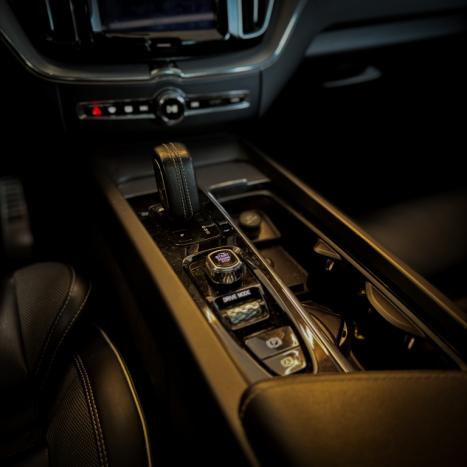 VOLVO XC60 2.0 16V 4P T8 HYBRID POLESTAR ENGINEERED AWD GEARTRONIC AUTOM�TICO, Foto 17