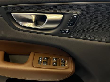 VOLVO XC60 2.0 16V 4P T8 RECHARGE HÍBRIDO PLUS AWD TURBO GEARTRONIC AUTOMÁTICO, Foto 14