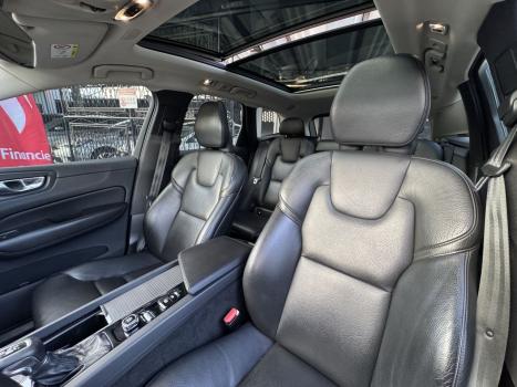 VOLVO XC60 2.0 4P D5 MOMENTUM DIESEL AWD GEARTRONIC, Foto 9