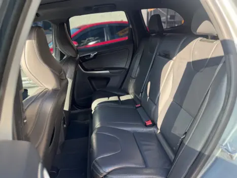 VOLVO XC60 2.0 4P T5 R DESIGN TURBO AUTOM�TICO, Foto 10