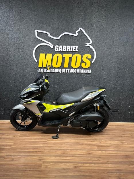 YAMAHA Aerox 160 ABS, Foto 2