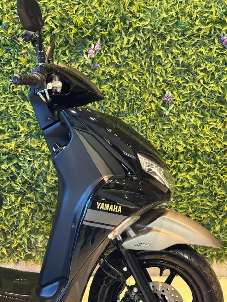 YAMAHA Fluo 125 ABS, Foto 4