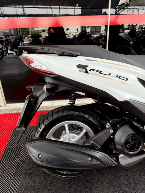 YAMAHA Fluo 125 ABS, Foto 2