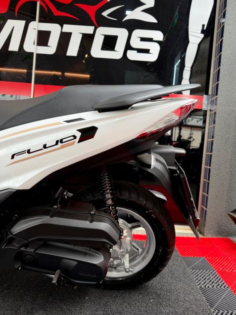 YAMAHA Fluo 125 ABS, Foto 8