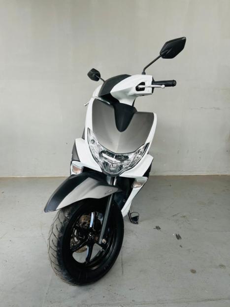 YAMAHA Fluo 125 ABS, Foto 3