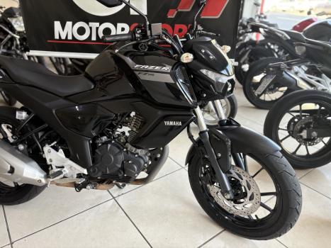 YAMAHA FZ 15 Fazer ABS, Foto 3 YAMAHA FZ 15 Fazer ABS, Foto 3