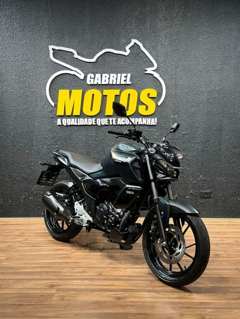 YAMAHA FZ 15 Fazer ABS, Foto 3
