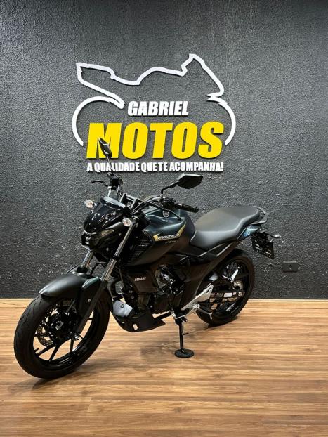 YAMAHA FZ 15 Fazer ABS, Foto 4