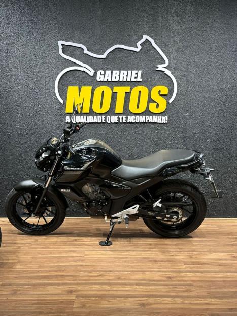 YAMAHA FZ 15 Fazer ABS, Foto 2