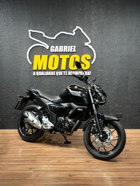 YAMAHA FZ 15 Fazer ABS, Foto 3