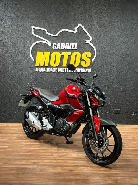 YAMAHA FZ 15 Fazer ABS, Foto 3