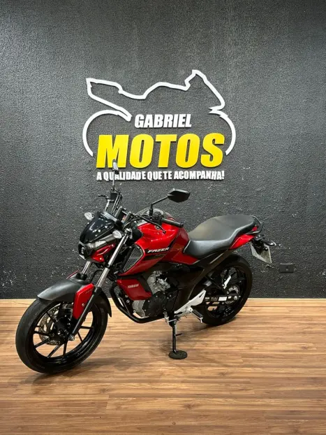 YAMAHA FZ 15 Fazer ABS, Foto 4