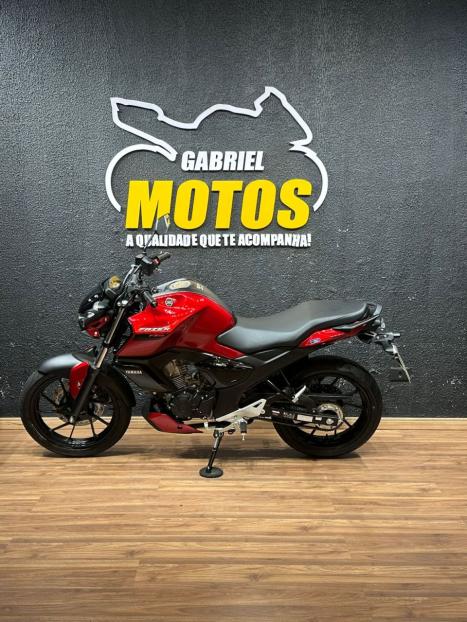 YAMAHA FZ 15 Fazer ABS, Foto 2