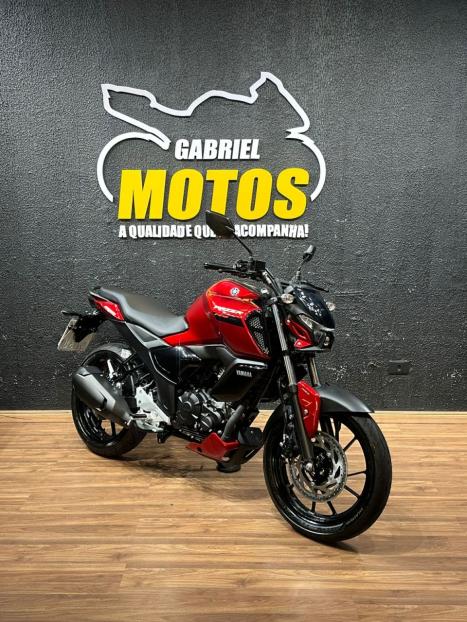 YAMAHA FZ 15 Fazer ABS, Foto 3