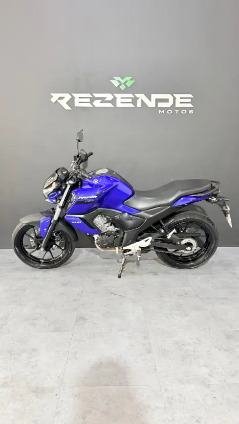 YAMAHA FZ 15 Fazer ABS, Foto 2