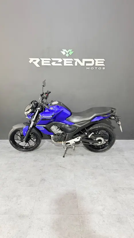 YAMAHA FZ 15 Fazer ABS, Foto 4