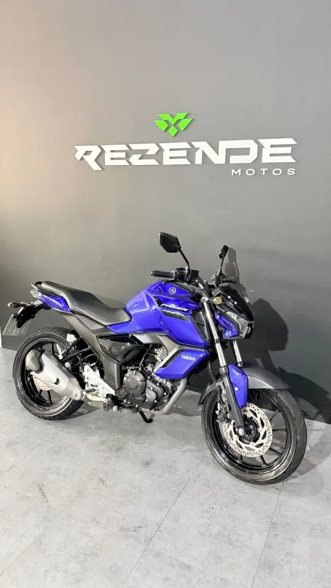 YAMAHA FZ 15 Fazer ABS, Foto 10