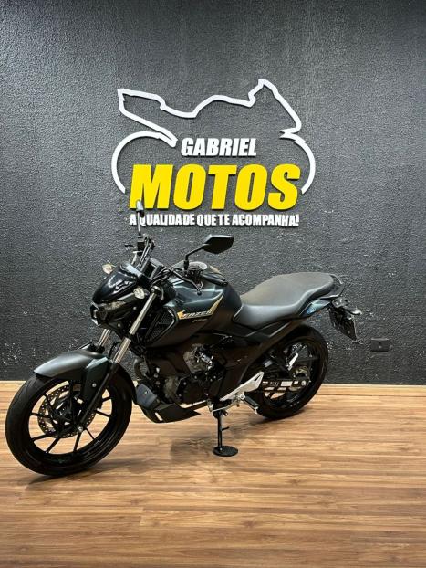 YAMAHA FZ 15 Fazer ABS, Foto 4