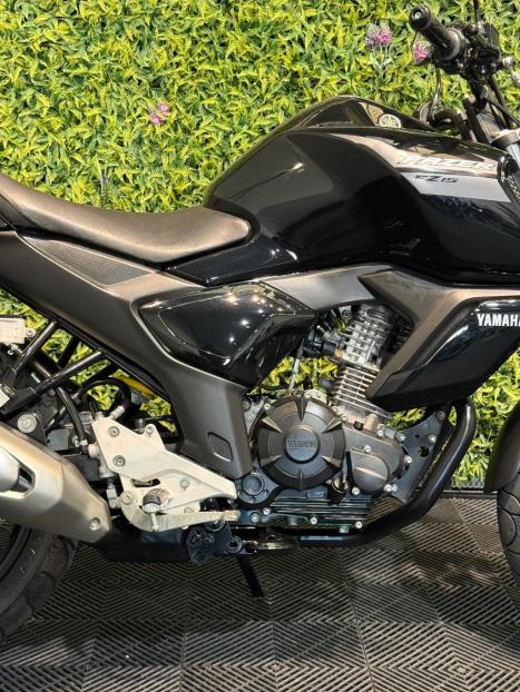 YAMAHA FZ 15 Fazer ABS, Foto 4