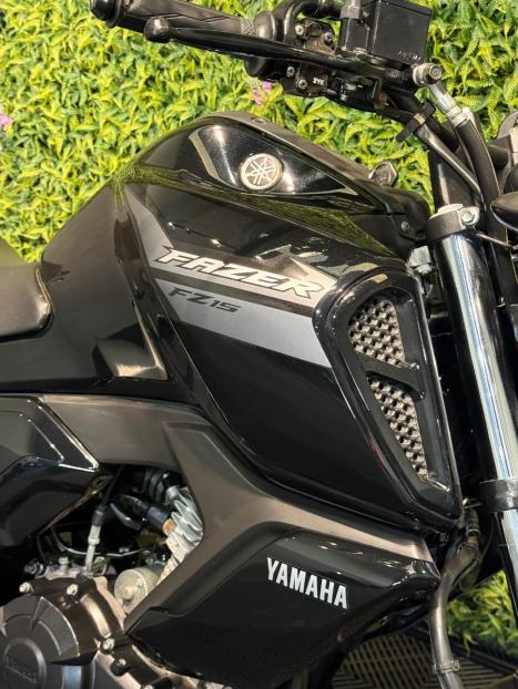YAMAHA FZ 15 Fazer ABS, Foto 7